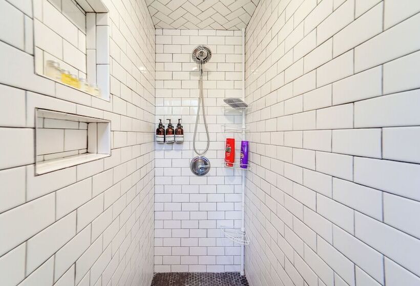 Renovated Lubbock Home   Walk To Texas Tech!