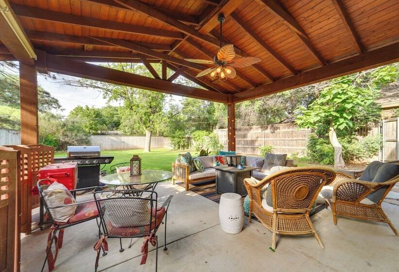 Renovated Lubbock Home   Walk To Texas Tech!