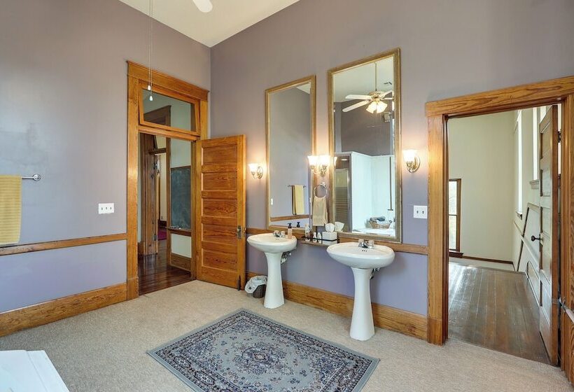 Renovated Schoolhouse W/ Piano & Private Deck!