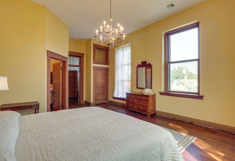 Renovated Schoolhouse W/ Piano & Private Deck!