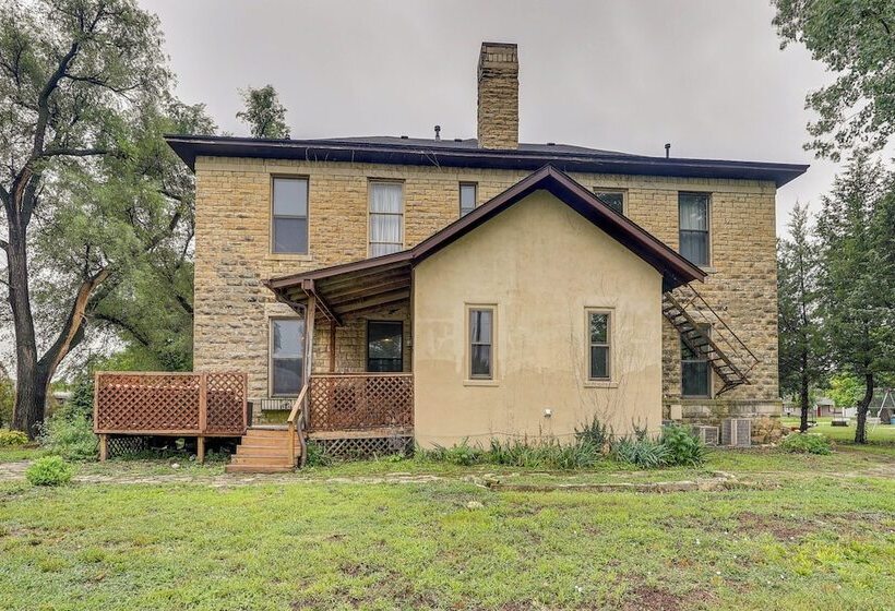 Renovated Schoolhouse W/ Piano & Private Deck!