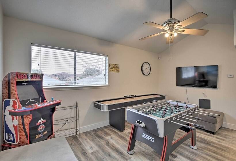 Richardson Family Retreat: Private Pool & Hot Tub!