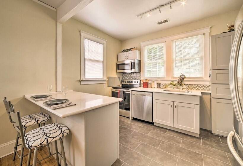 Centrally Located Richmond Home W/ Yard + Patio