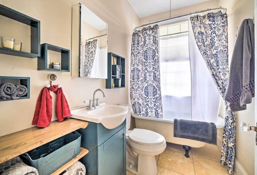 Centrally Located Richmond Home W/ Yard + Patio