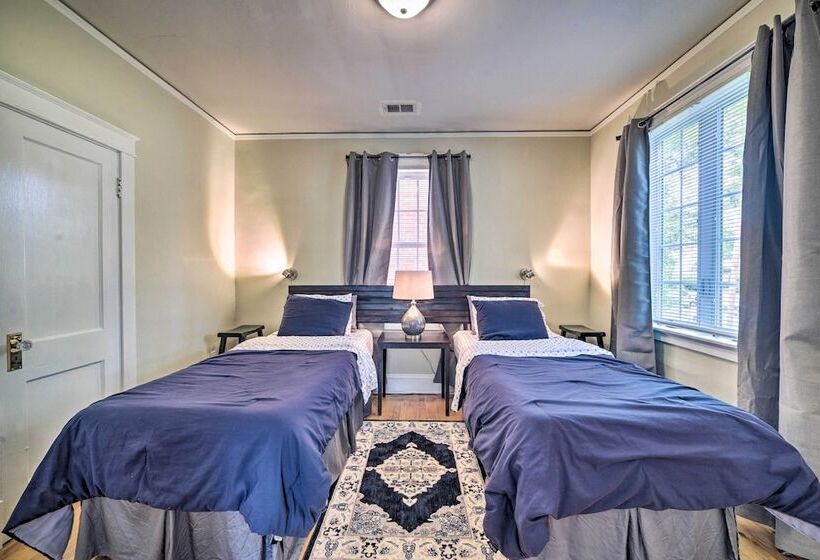 Centrally Located Richmond Home W/ Yard + Patio