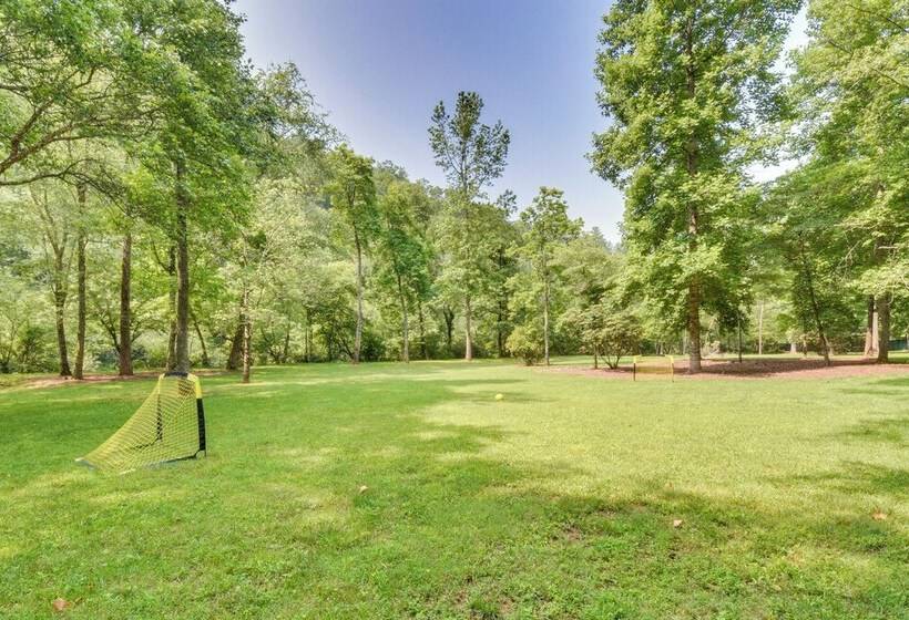 Riverfront Hayesville Retreat: Fishing & Kayaking!