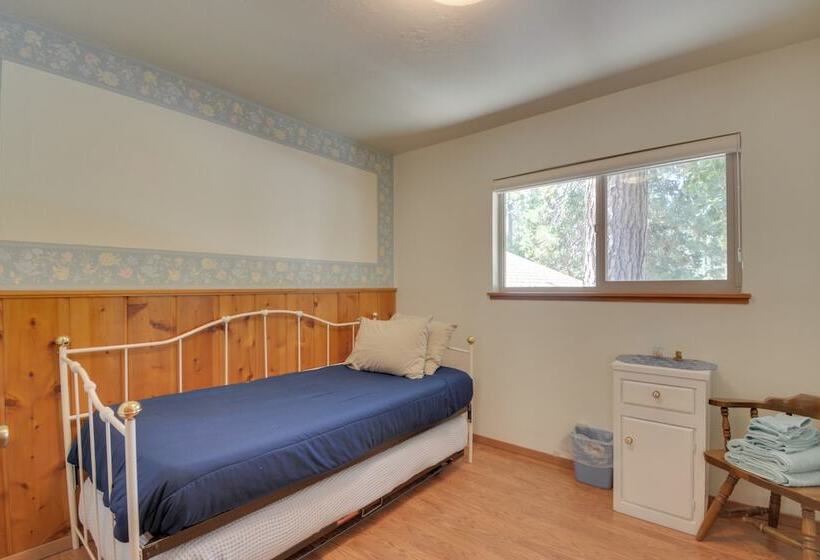 Riverfront Home Near Yosemite National Park!