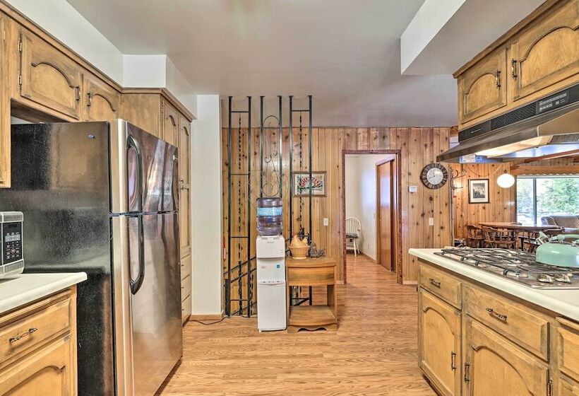 Riverfront Home Near Yosemite National Park!