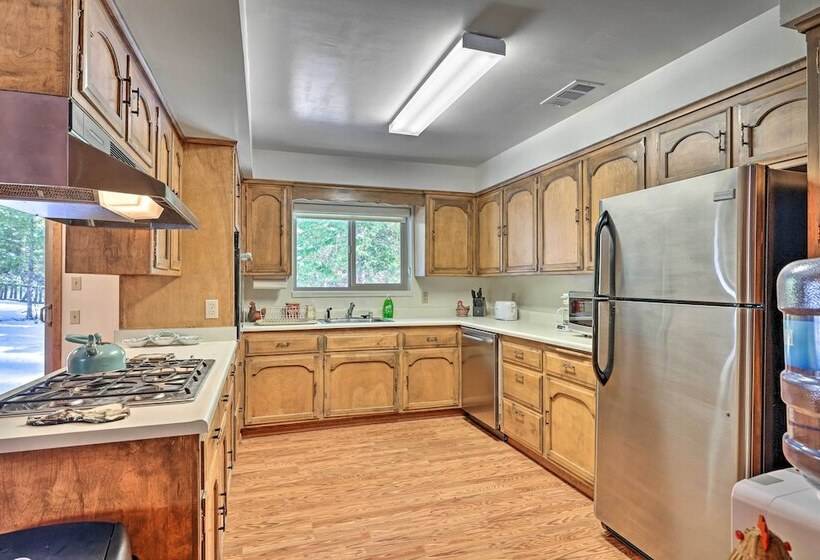 Riverfront Home Near Yosemite National Park!