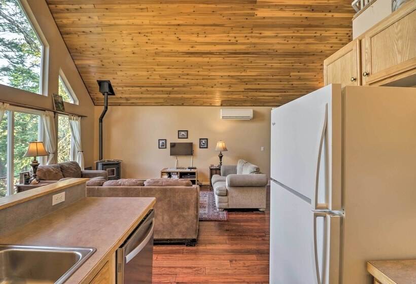 Riverfront Hungry Horse House With Large Deck!