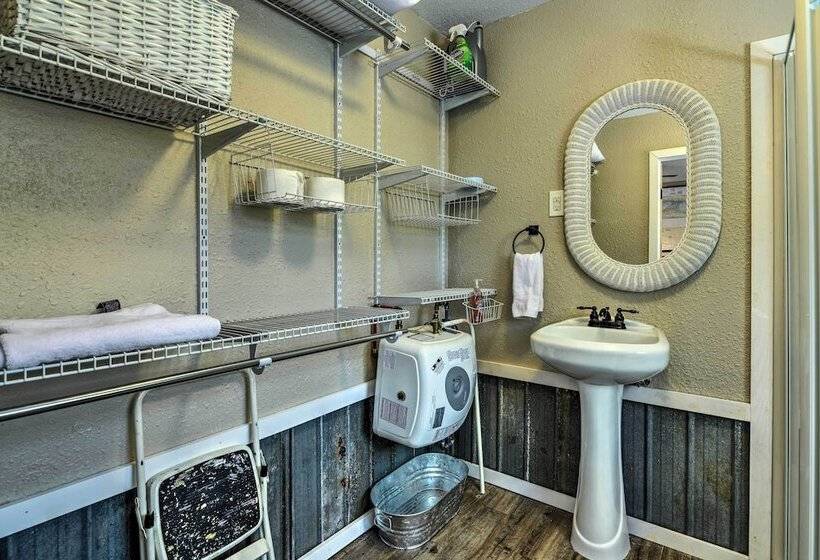 Riverfront Tivoli Escape W/ Bay Access & Dock