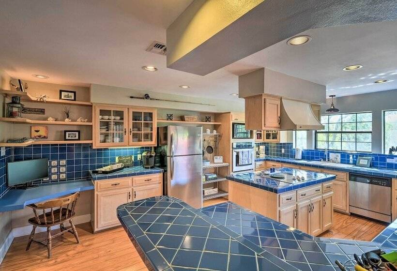 Riverfront Tivoli Escape W/ Bay Access & Dock