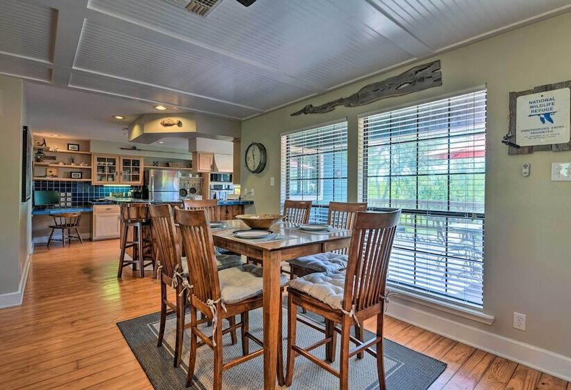 Riverfront Tivoli Escape W/ Bay Access & Dock