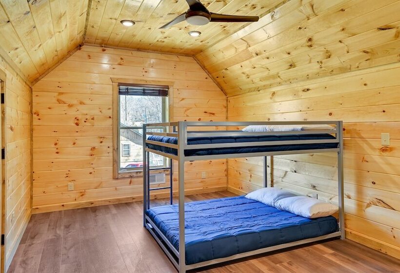 Riverside Beattyville Cabin W/ Kayaks & Fire Pit!