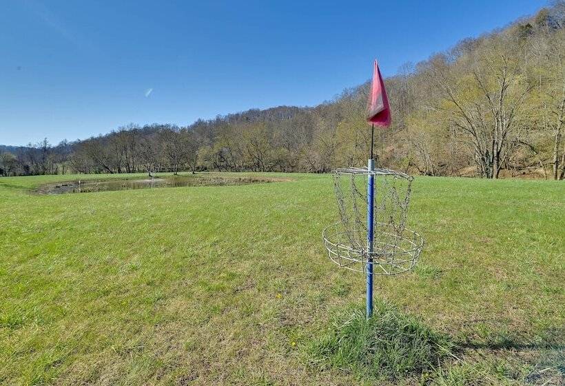 Riverside Beattyville Cabin W/ Kayaks & Fire Pit!