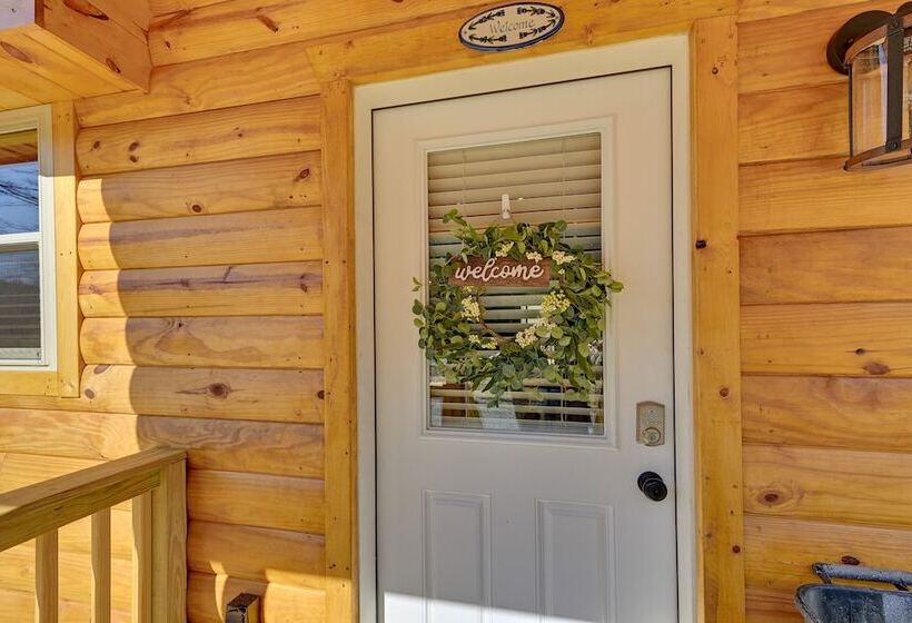 Riverside Beattyville Cabin W/ Kayaks & Fire Pit!