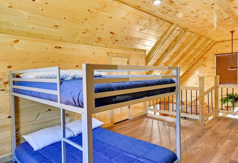 Riverside Beattyville Cabin W/ Kayaks & Fire Pit!