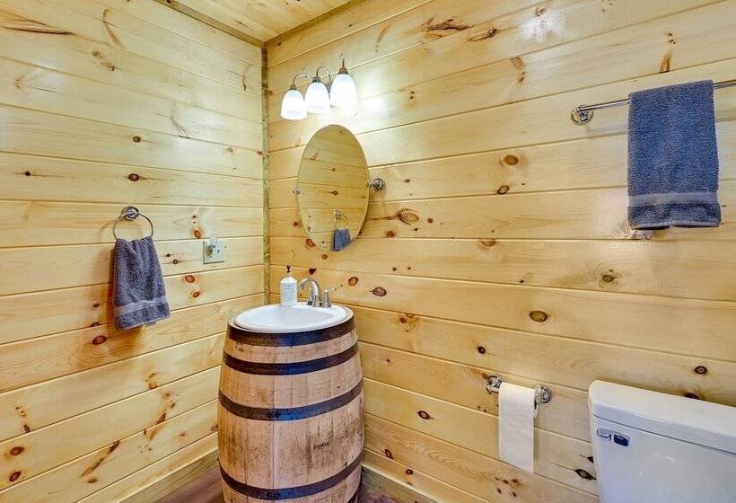 Riverside Beattyville Cabin W/ Kayaks & Fire Pit!