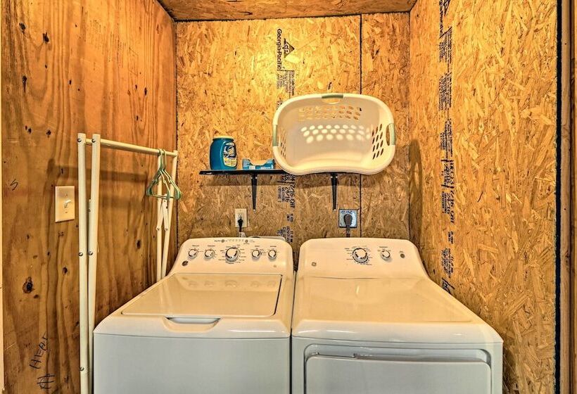 Riverside Hide A Way  W/ Patio, Bbq, Fishing Pier