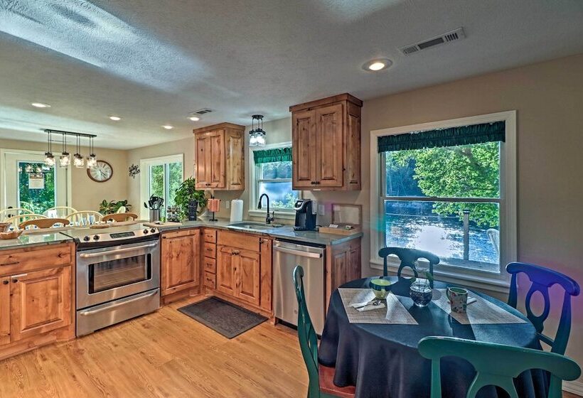 Riverside Hide A Way  W/ Patio, Bbq, Fishing Pier