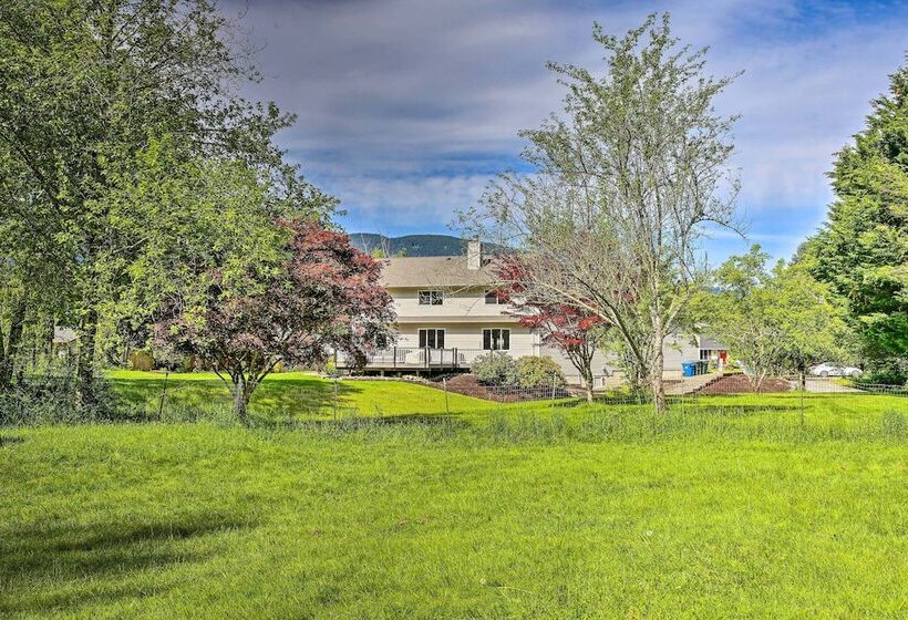 Riverside North Bend Oasis: Stunning Mountain View