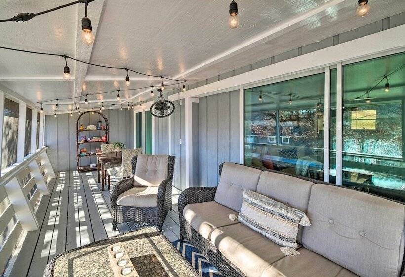 Rogers Lakehouse W/ Deck, Near Beaver Lake!