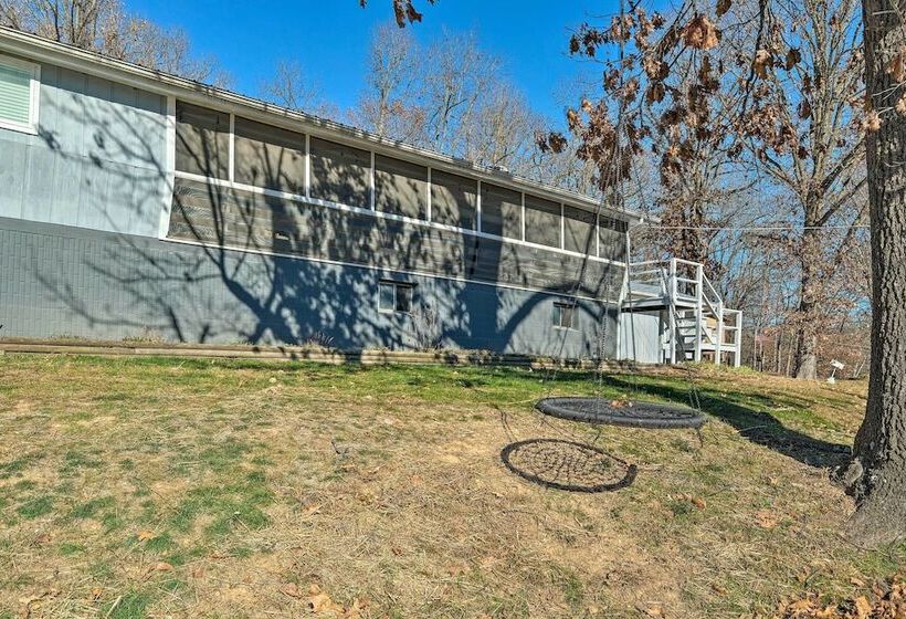 Rogers Lakehouse W/ Deck, Near Beaver Lake!