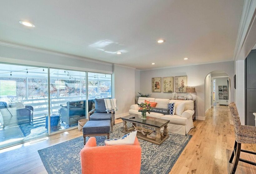 Rogers Lakehouse W/ Deck, Near Beaver Lake!