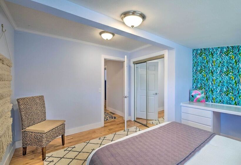 Rogers Lakehouse W/ Deck, Near Beaver Lake!