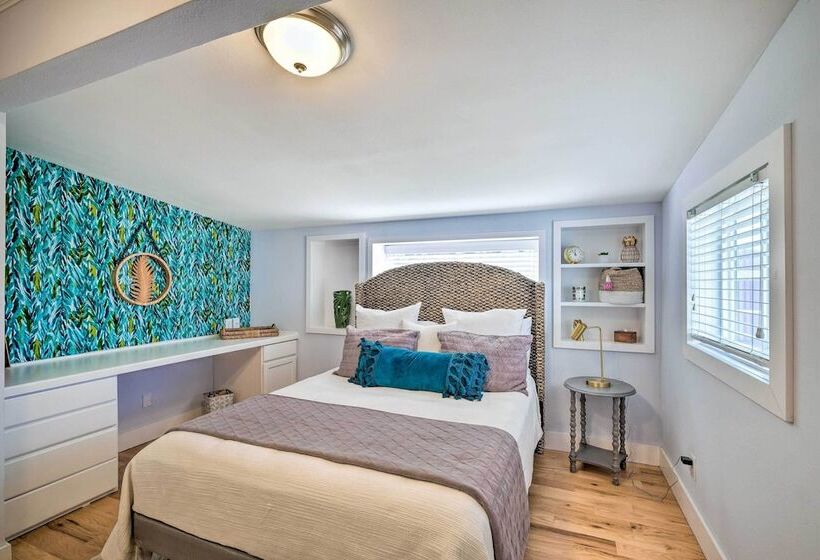 Rogers Lakehouse W/ Deck, Near Beaver Lake!