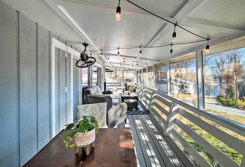 Rogers Lakehouse W/ Deck, Near Beaver Lake!