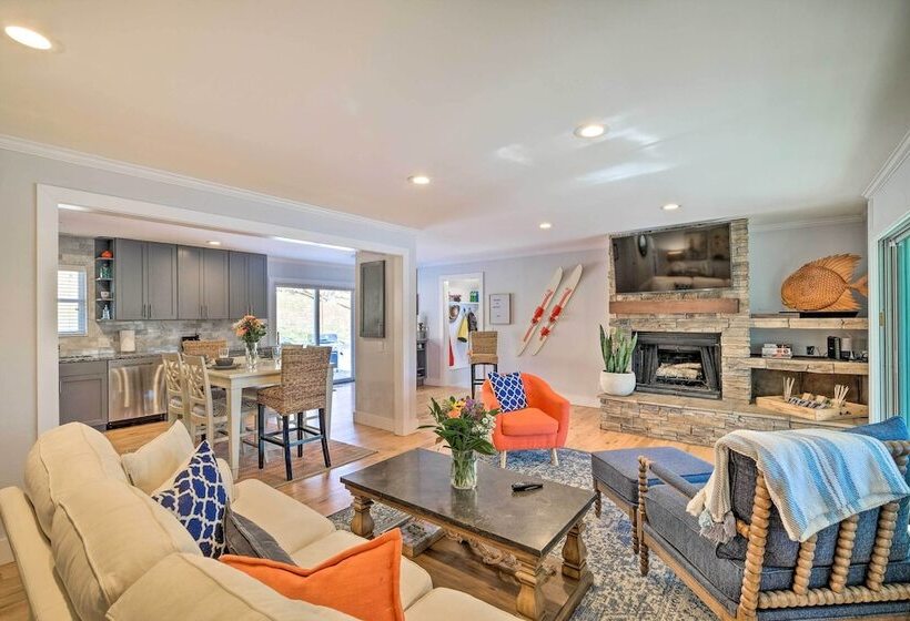 Rogers Lakehouse W/ Deck, Near Beaver Lake!