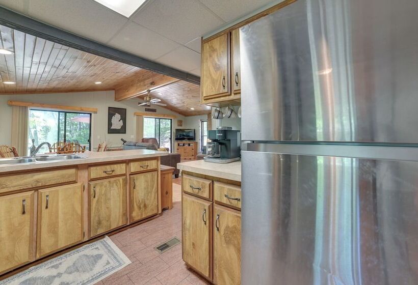 Rose City Cabin W/ Fire Pit & Lake Access