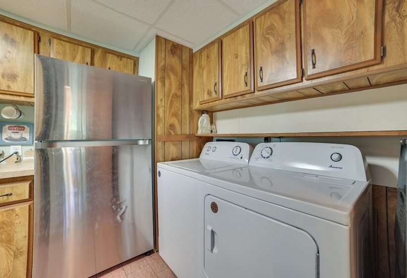 Rose City Cabin W/ Fire Pit & Lake Access