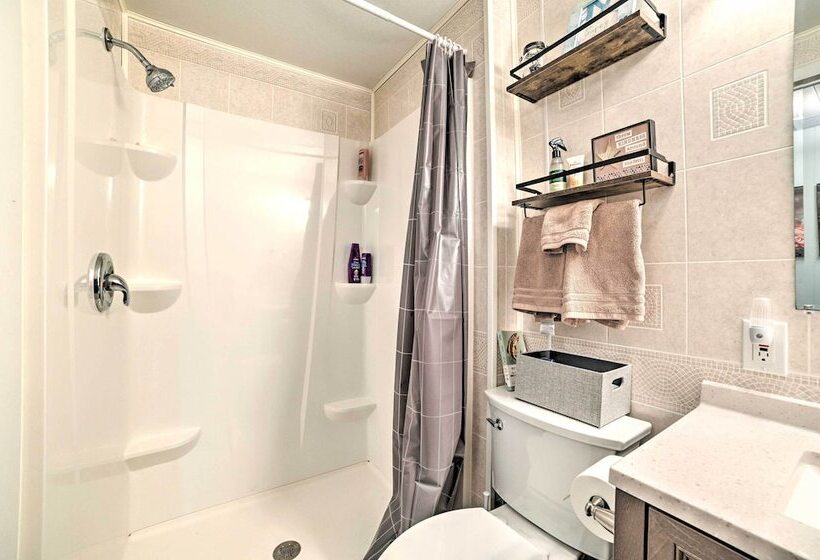 Rose City Cabin W/ Fire Pit & Lake Access