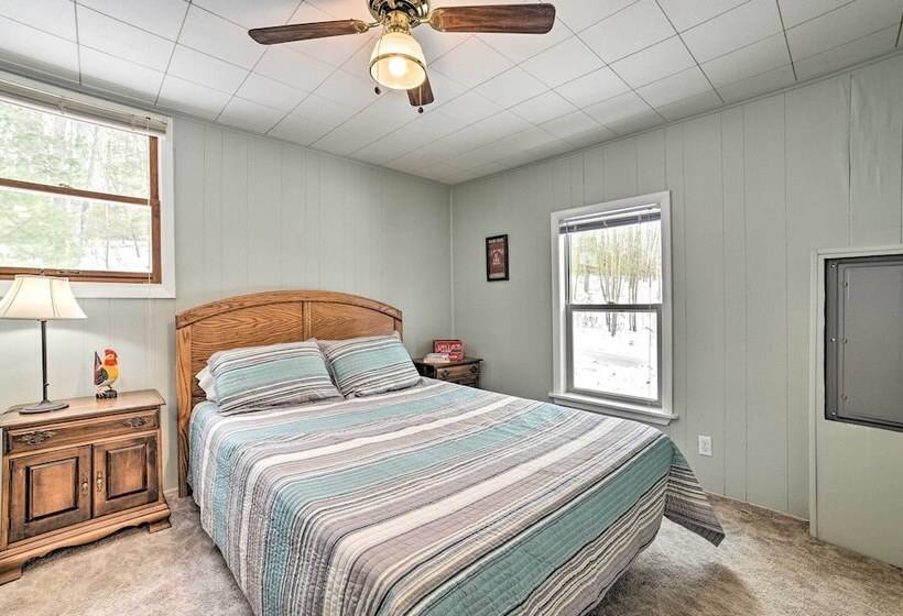 Rose City Cabin W/ Fire Pit & Lake Access