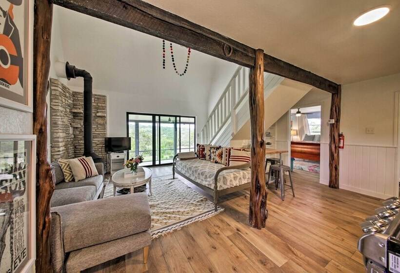 Rural Texas Escape On 10 Acres W/ Deck & Sunroom!