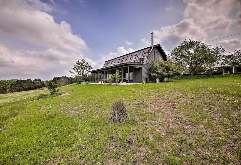 Rural Texas Escape On 10 Acres W/ Deck & Sunroom!