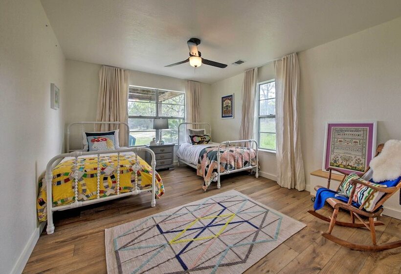 Rural Texas Escape On 10 Acres W/ Deck & Sunroom!