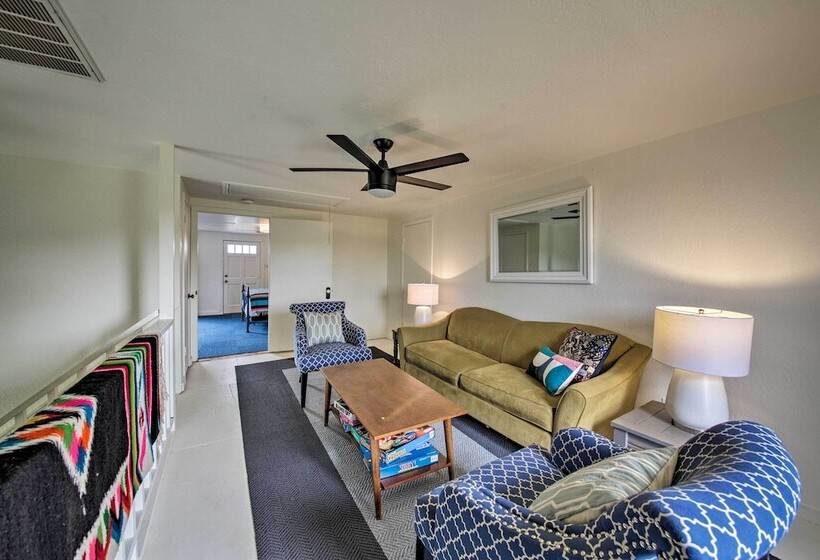 Rural Texas Escape On 10 Acres W/ Deck & Sunroom!