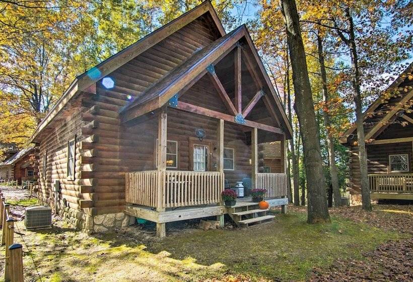 Rustic Rothbury Cabin W/ Resort Amenity Access!