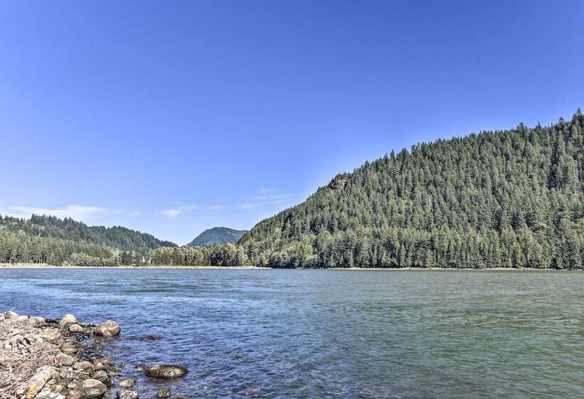 Rustic Cougar Cabin W/ Wood Burning Fire Pit!