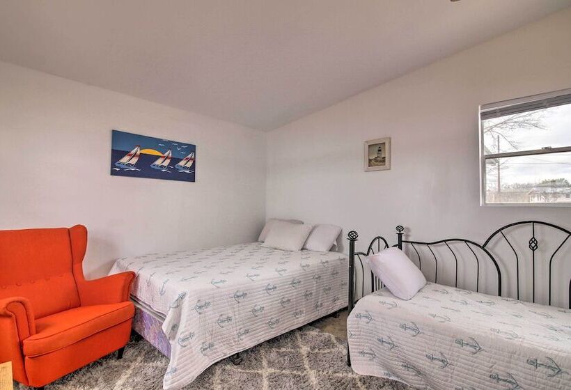 Rustic Lake Buchanan Hideaway W/ Game Room & Grill