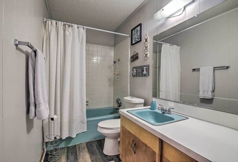 Rustic Lake Buchanan Hideaway W/ Game Room & Grill