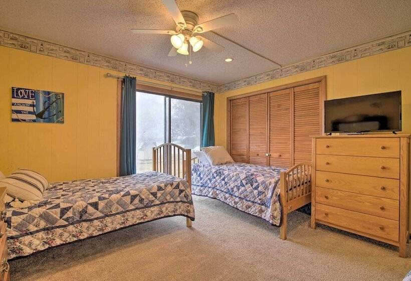 Rustic Lake Buchanan Hideaway W/ Game Room & Grill