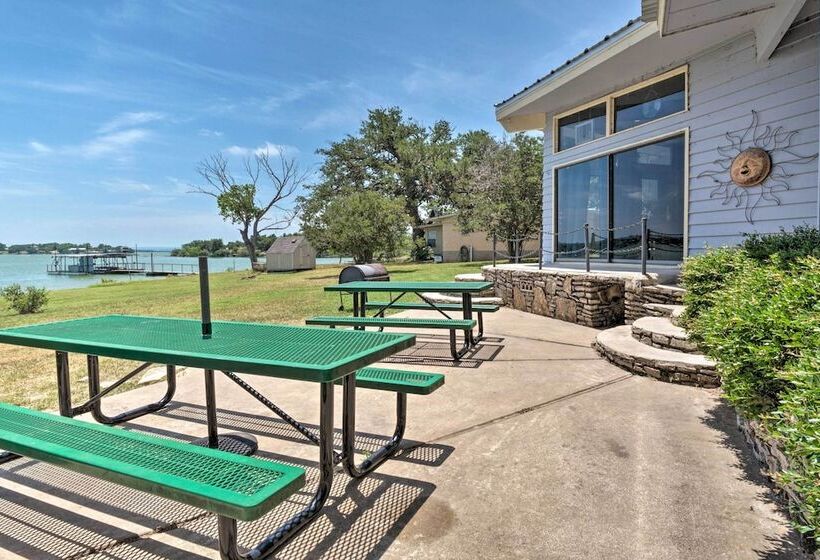 Rustic Lake Buchanan Hideaway W/ Game Room & Grill