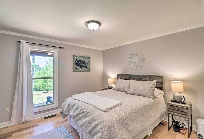 Rustic Lake View Home Near Greers Ferry Lake