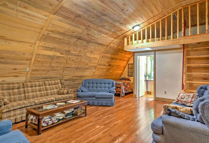 Rustic Taswell Cabin: Grill + Walk To Patoka Lake!