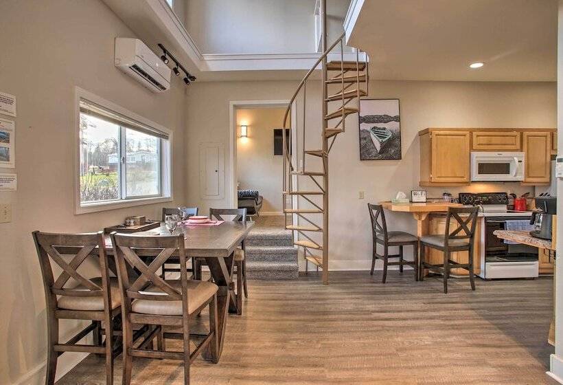 ~14 Mi To Schweitzer Mtn: Lakefront Home