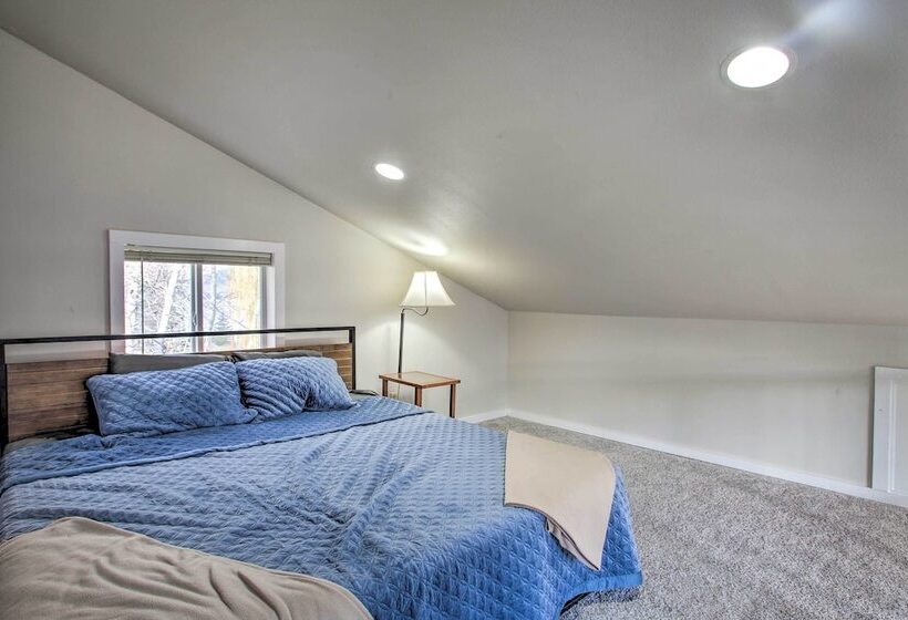 ~14 Mi To Schweitzer Mtn: Lakefront Home